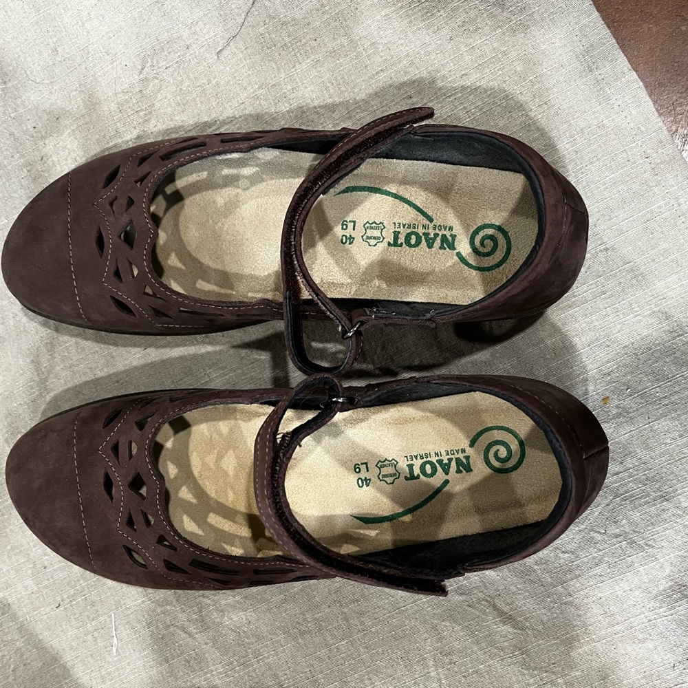 NAOT new shoes size 9 color -Coffee Bean